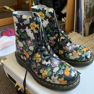 Floral Dr Martens